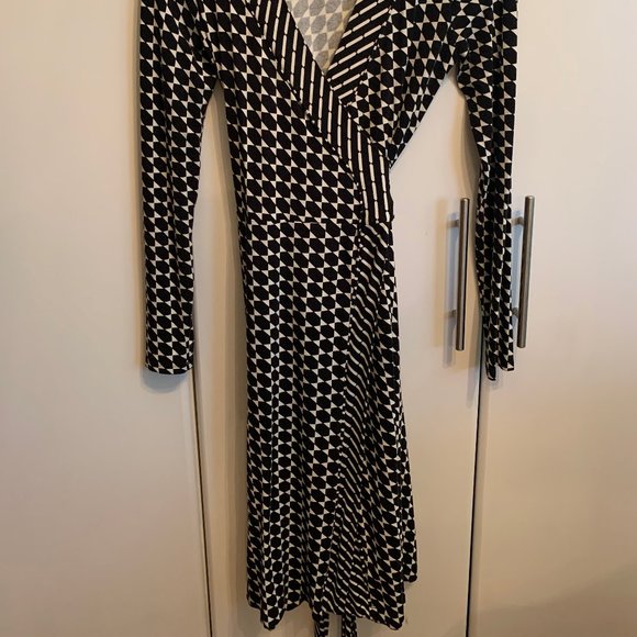 Banana Republic Wrap Dress - Picture 2 of 3
